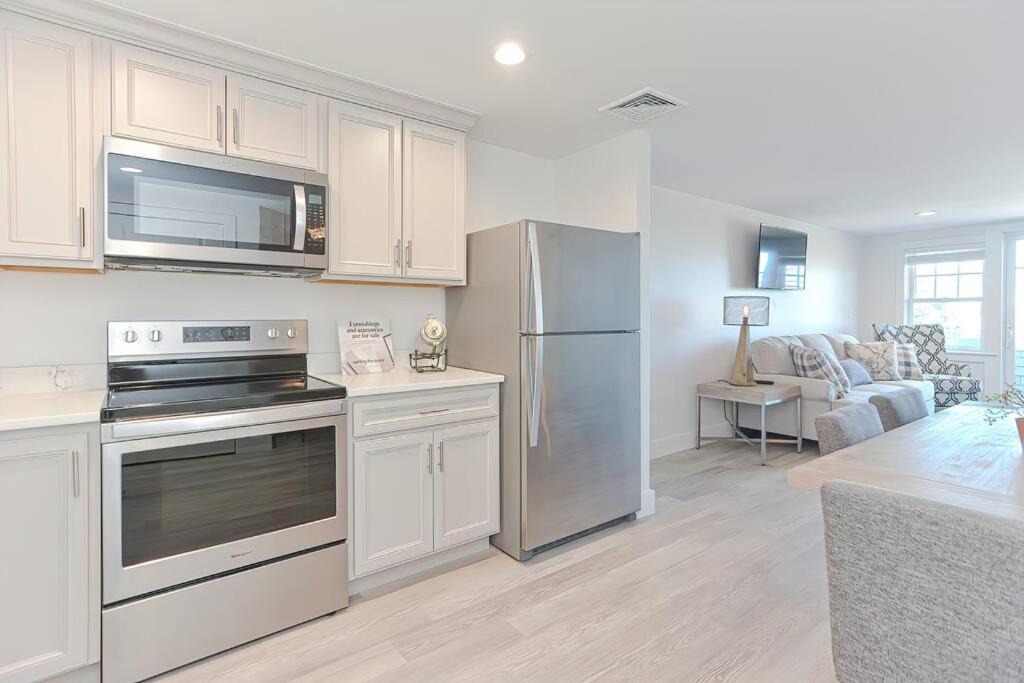Downtown Plymouth Waterfront Luxury Condos Esterno foto