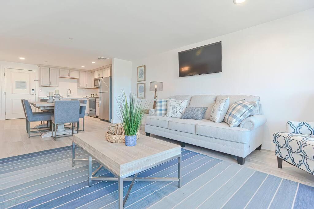 Downtown Plymouth Waterfront Luxury Condos Esterno foto