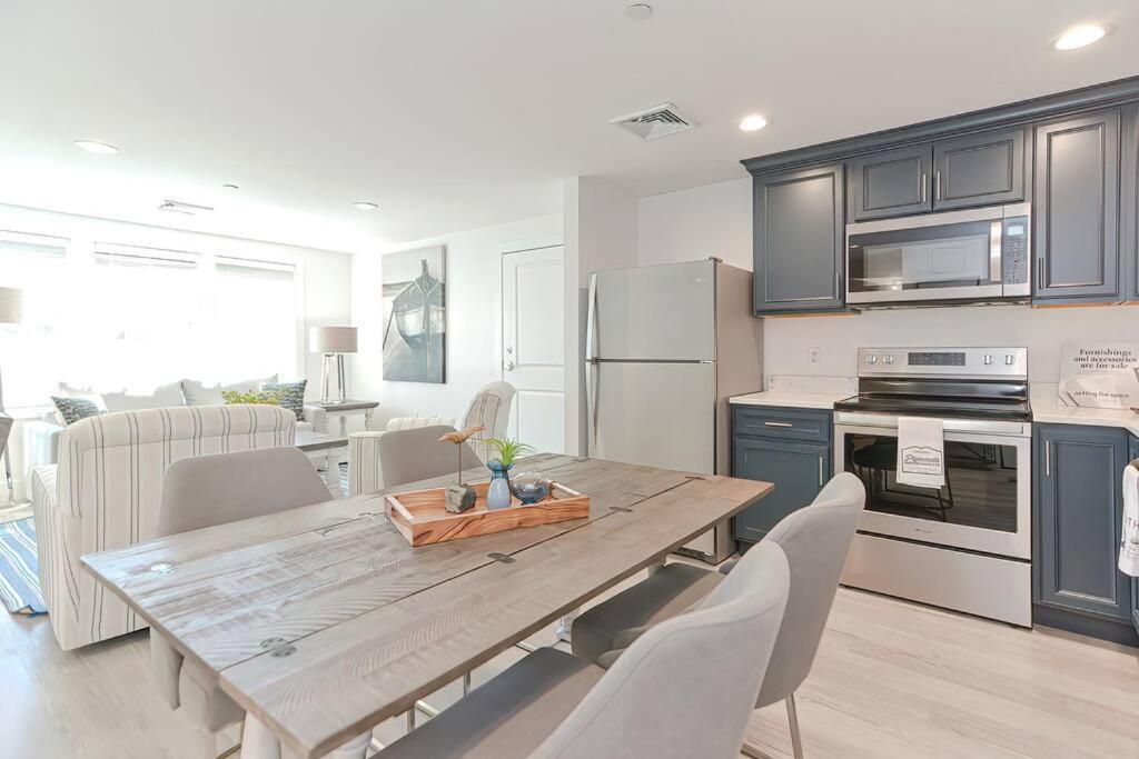 Downtown Plymouth Waterfront Luxury Condos Esterno foto