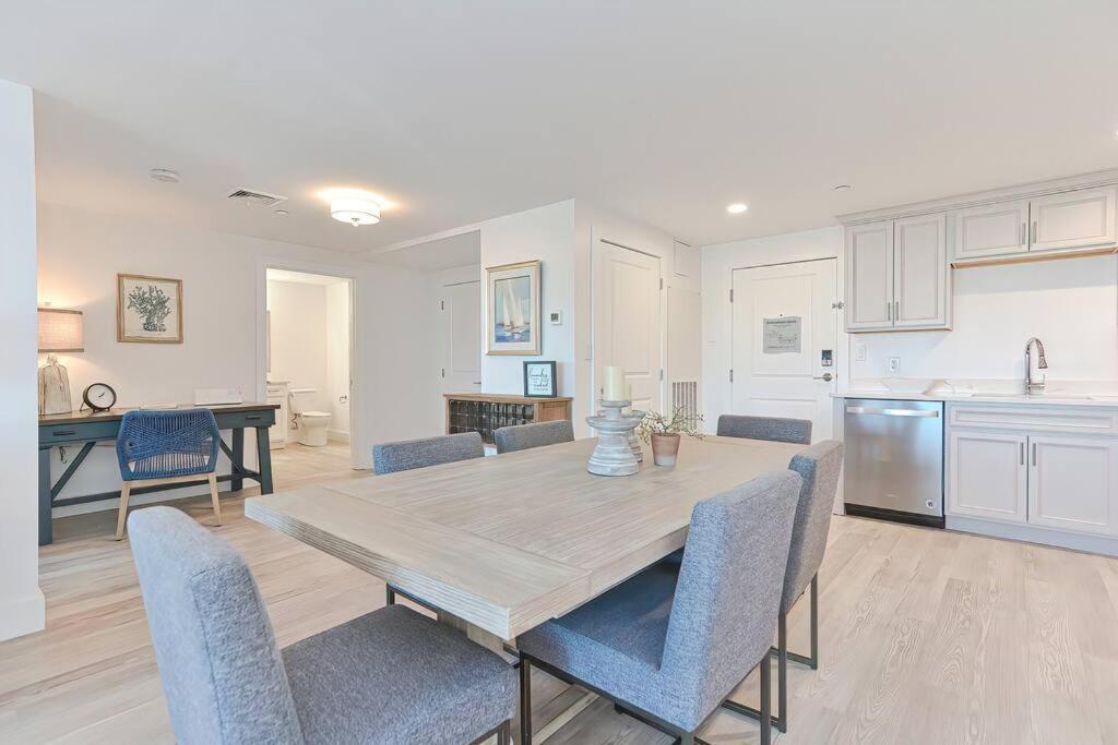 Downtown Plymouth Waterfront Luxury Condos Esterno foto